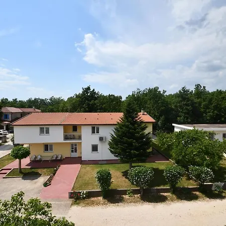 Casa Del Pellegrino M&a - Ostojici Penzion 3*