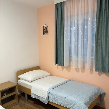 Casa Del Pellegrino M&a - Ostojici Penzion 3*