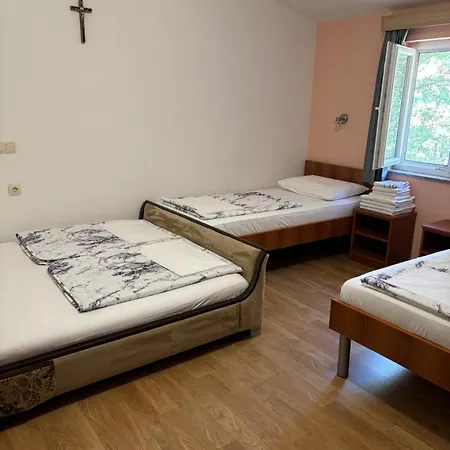 Casa Del Pellegrino M&a - Ostojici Penzion 3*